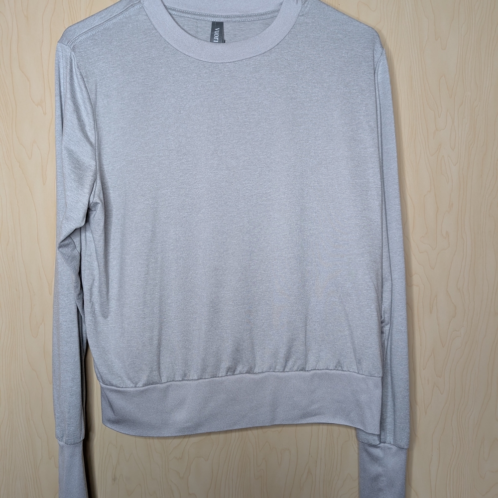 Athleisure Activate Casual Vuori Light Gray Long Sleeve Top